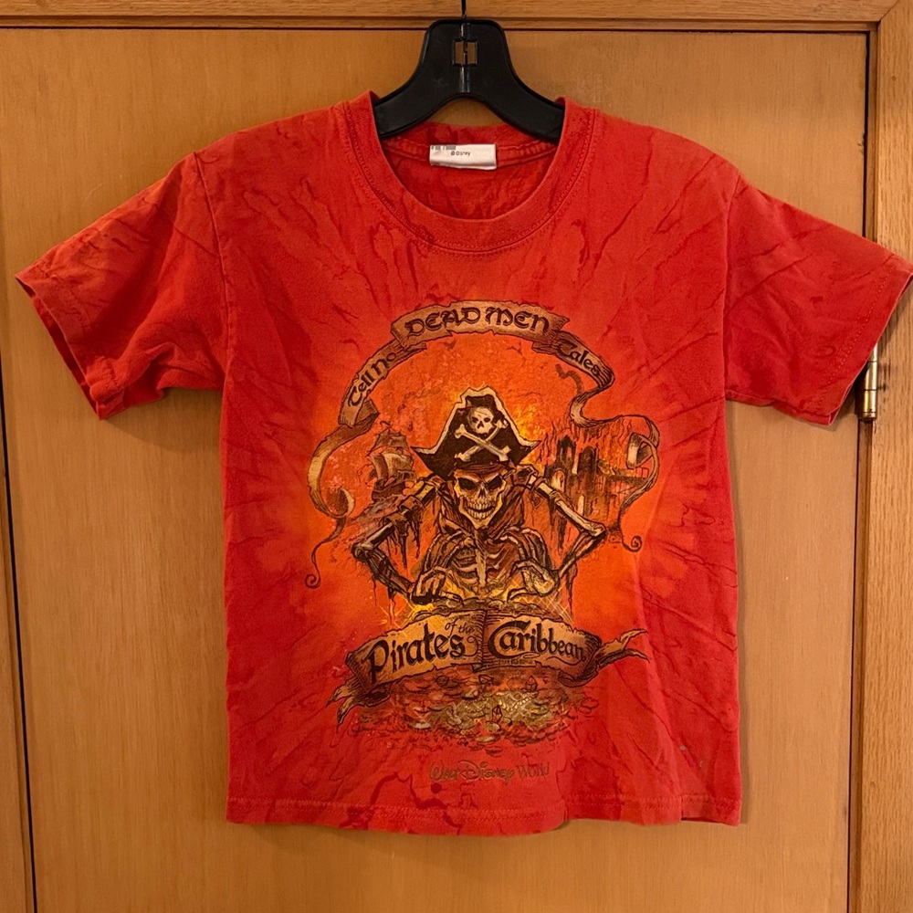 Disney World Kids Vintage Pirates Caribbean Tee Tie Dye Orange Size Small
